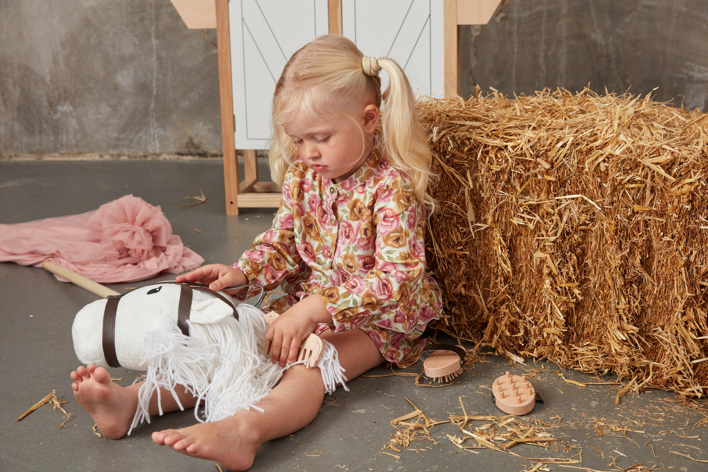 Hobby Horse White